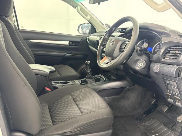 2018-Toyota-Hilux-24-GD-6-Raised-Body-SRX-Extended-Cab image:8