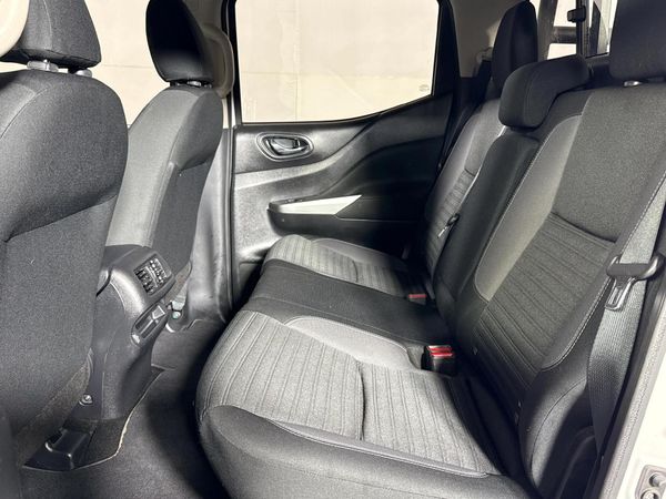 2022-Nissan-Navara-25-DDTi-SE-Plus-Double-Cab image:3