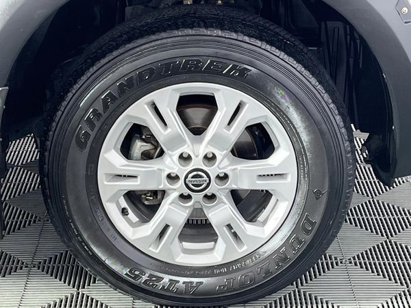 2022-Nissan-Navara-25-DDTi-SE-Plus-Double-Cab image:5