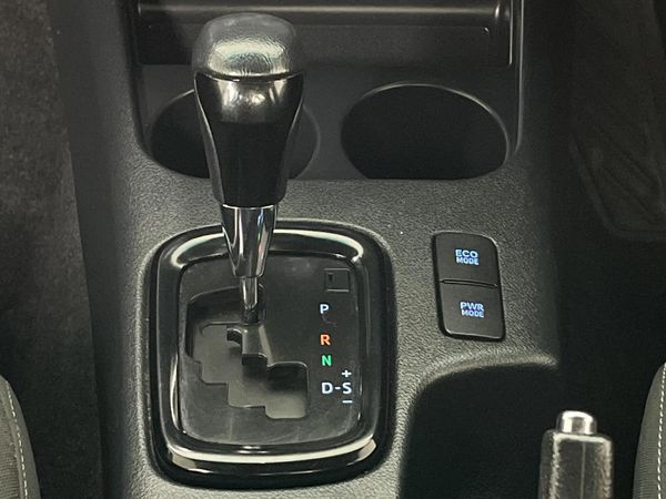 2021-Toyota-Hilux-28-GD-6-Raised-Body-Legend-Auto-Extended-Cab image:9