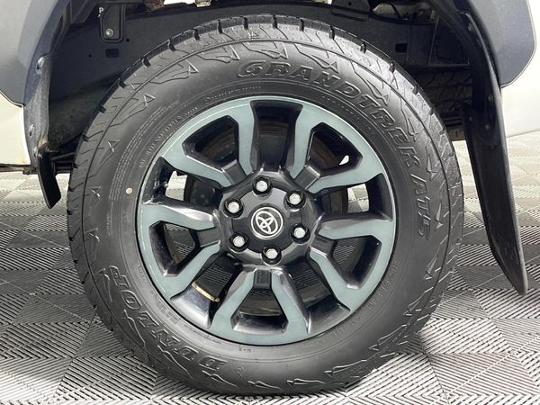 2021-Toyota-Hilux-28-GD-6-Raised-Body-Legend-Auto-Extended-Cab image:5
