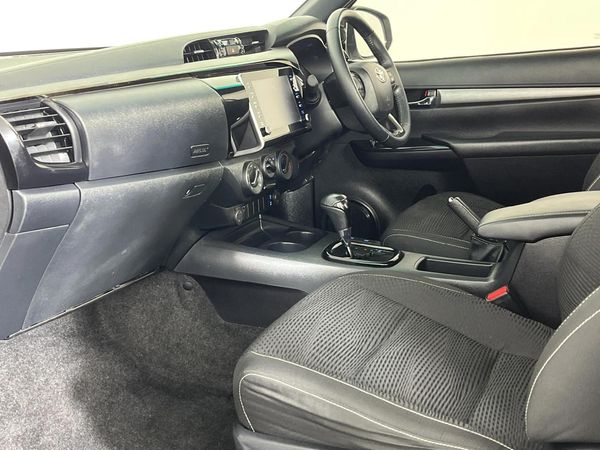 2021-Toyota-Hilux-28-GD-6-Raised-Body-Legend-Auto-Extended-Cab image:7