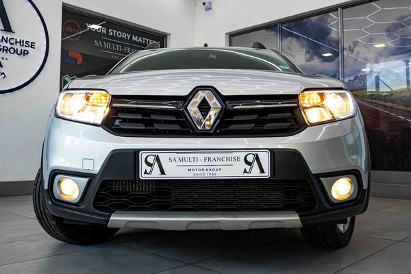2017-Renault-Sandero-900T-Stepway-Dynamique image:1