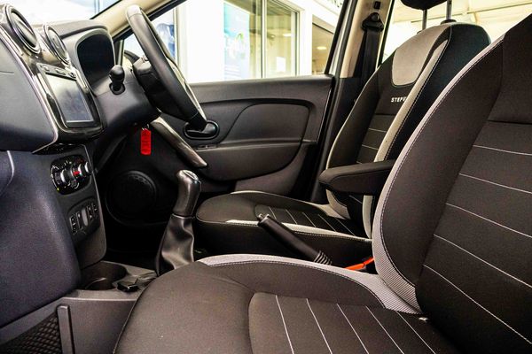 2017-Renault-Sandero-900T-Stepway-Dynamique image:19