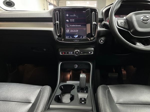 2020-Volvo-XC40-D4-Momentum-AWD image:12