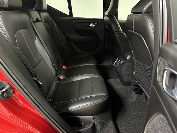 2020-Volvo-XC40-D4-Momentum-AWD image:13