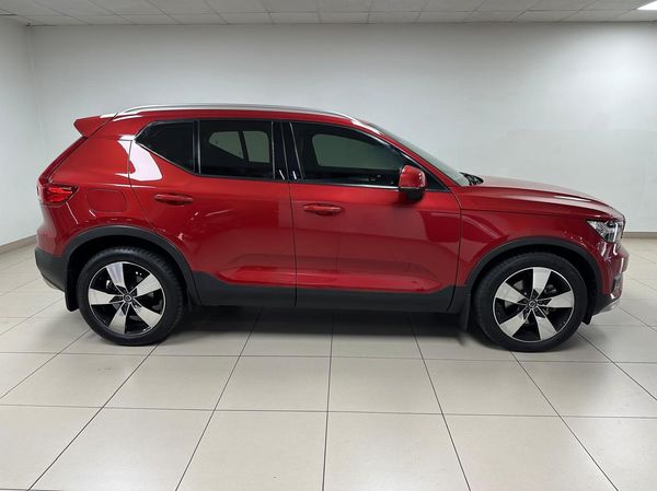 2020-Volvo-XC40-D4-Momentum-AWD image:3