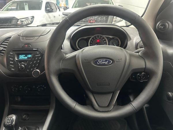 2017-Ford-Figo-15-Ambiente-5-dr image:13