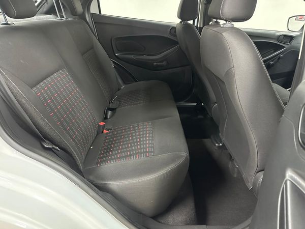 2017-Ford-Figo-15-Ambiente-5-dr image:14