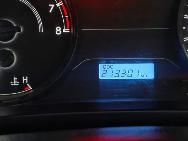 2023-Toyota-Hilux-20-VVTi-S-AIRCON-Single-Cab-Petrol-Manual image:13