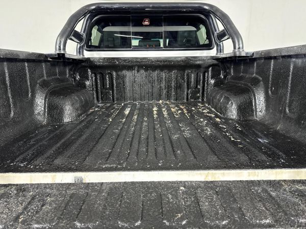 2022-Toyota-Hilux-28-GD-6-Raised-Body-Legend-4x4-Double-Cab image:11