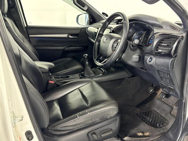 2022-Toyota-Hilux-28-GD-6-Raised-Body-Legend-4x4-Double-Cab image:8
