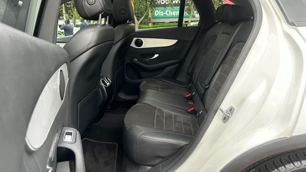 2021-Mercedes-Benz-GLC-AMG-Line image:9