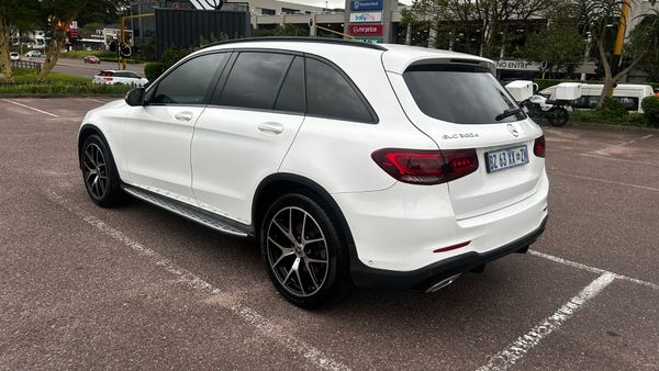 2021-Mercedes-Benz-GLC-AMG-Line image:2