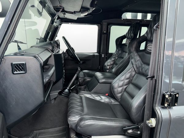 2012-Land-Rover-Defender-110-22D-Station-Wagon image:11