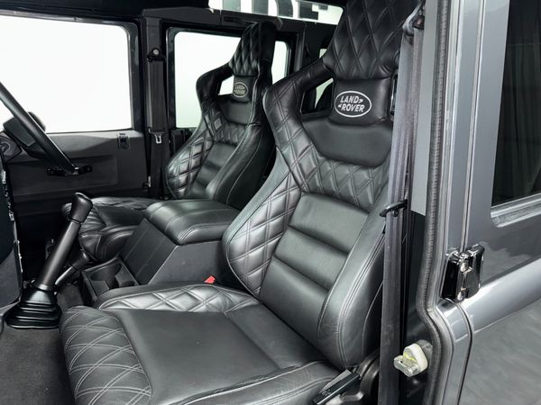 2012-Land-Rover-Defender-110-22D-Station-Wagon image:12