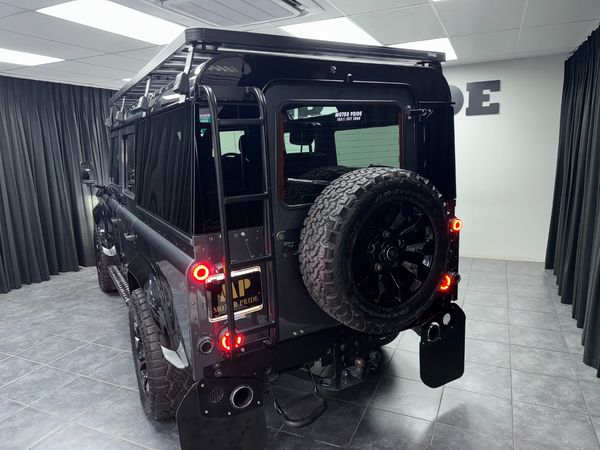 2012-Land-Rover-Defender-110-22D-Station-Wagon image:16