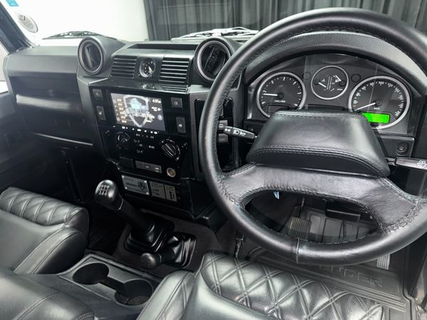 2012-Land-Rover-Defender-110-22D-Station-Wagon image:4