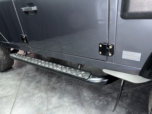 2012-Land-Rover-Defender-110-22D-Station-Wagon image:8