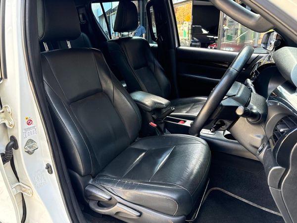2019-Toyota-Hilux-28-GD-6-Raised-Body-Auto-Raider-Double-Cab image:7