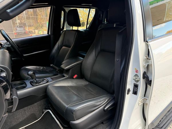 2019-Toyota-Hilux-28-GD-6-Raised-Body-Auto-Raider-Double-Cab image:8