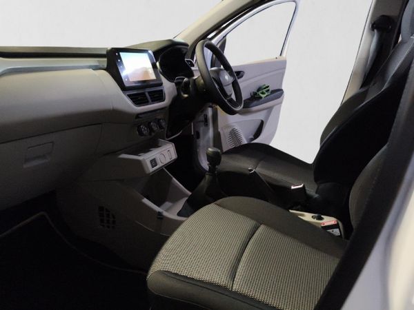 2026-Renault-Triber-10-Evolution image:18
