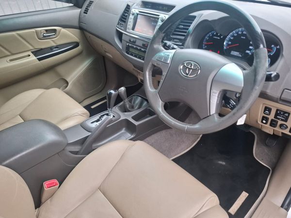 2012-Toyota-Fortuner-30-D-4D-4x4-Auto image:11