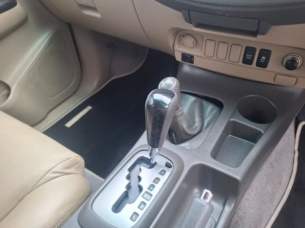 2012-Toyota-Fortuner-30-D-4D-4x4-Auto image:12