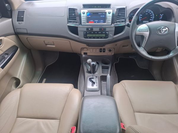 2012-Toyota-Fortuner-30-D-4D-4x4-Auto image:18
