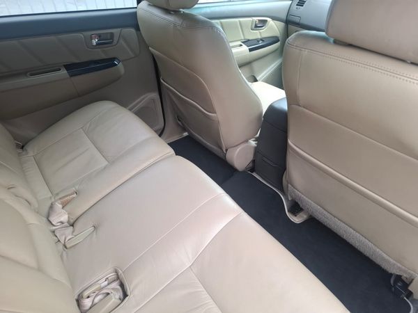 2012-Toyota-Fortuner-30-D-4D-4x4-Auto image:4