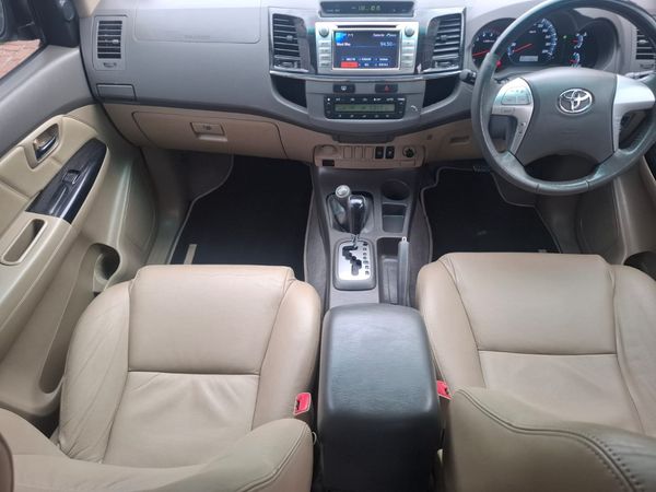 2012-Toyota-Fortuner-30-D-4D-4x4-Auto image:5