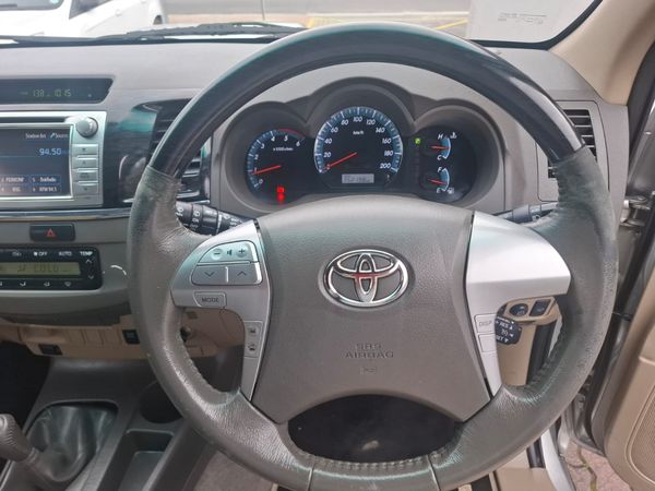 2012-Toyota-Fortuner-30-D-4D-4x4-Auto image:6