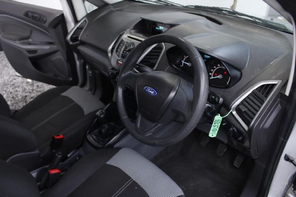 2016-Ford-EcoSport-15-TiVCT-Ambiente image:9