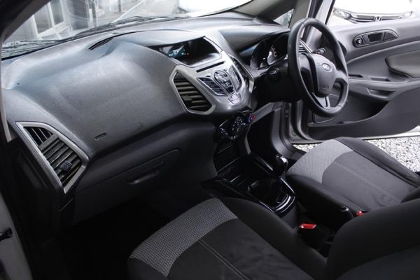 2016-Ford-EcoSport-15-TiVCT-Ambiente image:13