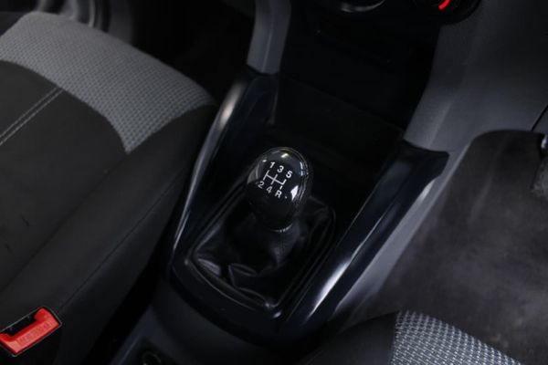 2016-Ford-EcoSport-15-TiVCT-Ambiente image:18