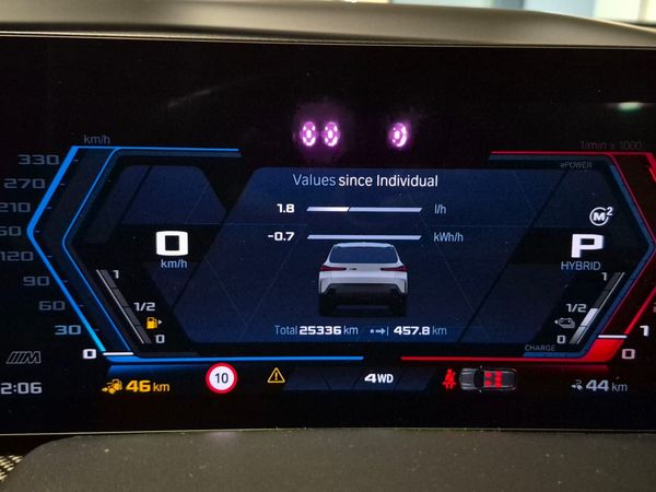 2024-BMW-XM-44-Label-pHev image:3