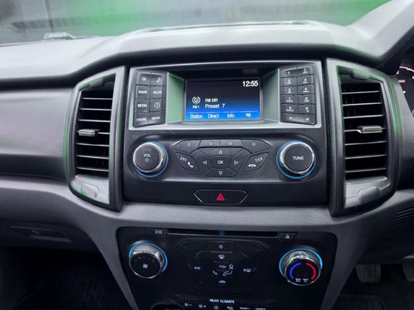2017-Ford-Everest-22-TDCi-XLS image:9