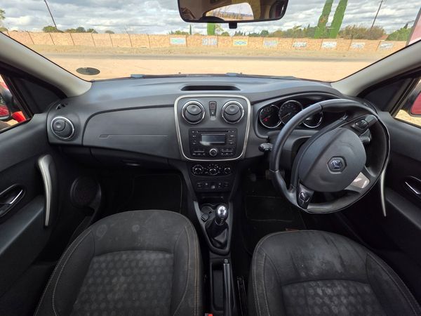 2015-Renault-Sandero-900T-Dynamique image:4