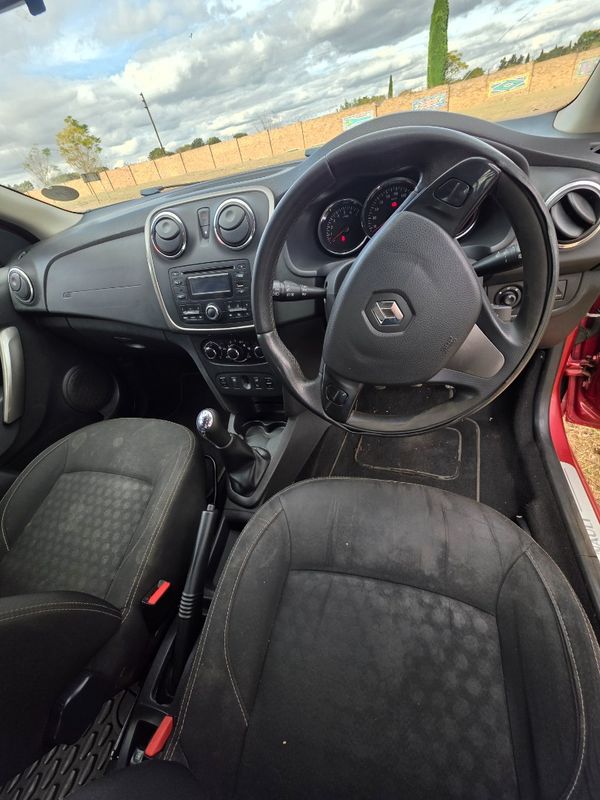 2015-Renault-Sandero-900T-Dynamique image:5