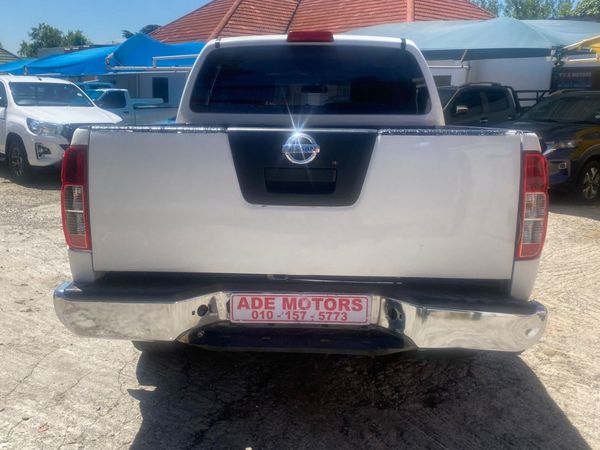 2015-Nissan-Navara-25-dCi-LE-Double-Cab image:4