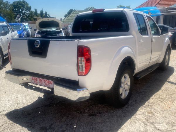 2015-Nissan-Navara-25-dCi-LE-Double-Cab image:5