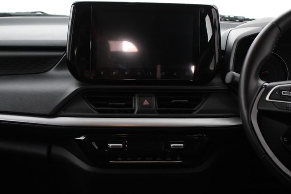 2024-Suzuki-Swift-12-GLX image:3