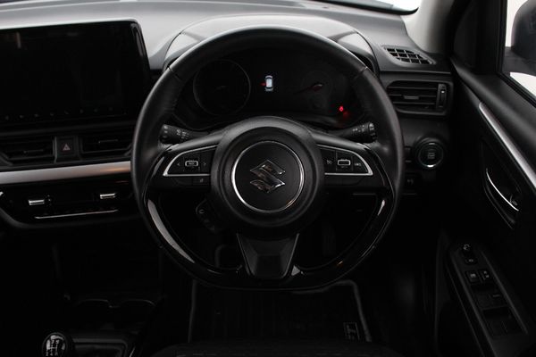 2024-Suzuki-Swift-12-GLX image:5