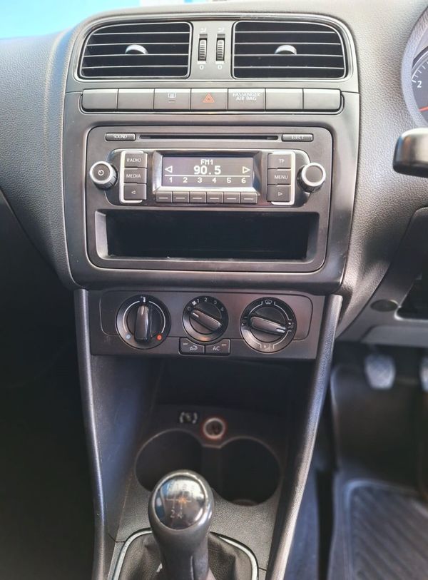 2012-Volkswagen-Polo-14-Trendline-5-dr image:12