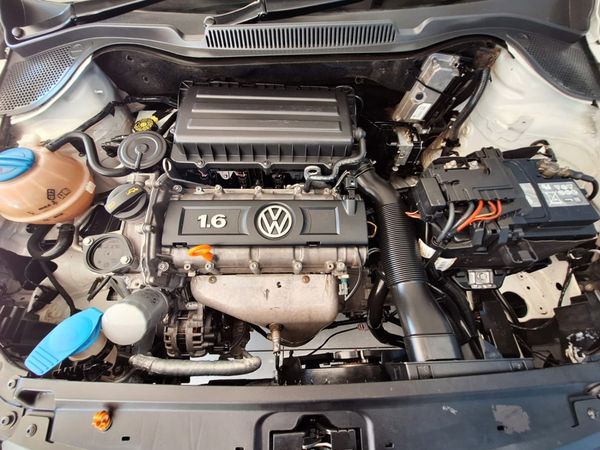 2012-Volkswagen-Polo-14-Trendline-5-dr image:16