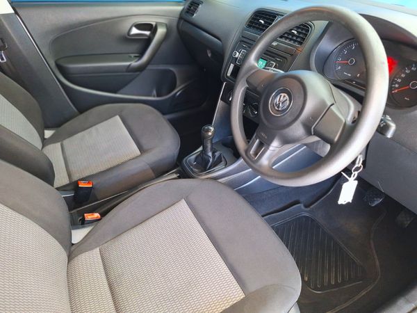 2012-Volkswagen-Polo-14-Trendline-5-dr image:7