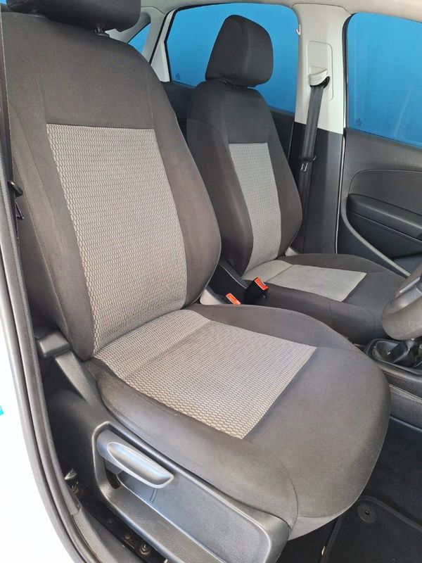 2012-Volkswagen-Polo-14-Trendline-5-dr image:8