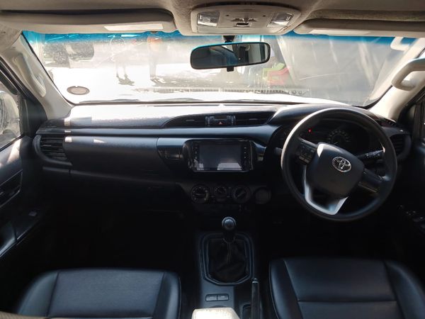 2025-Toyota-Hilux-24-GD-6-Raised-Body-SRX-Double-Cab image:6