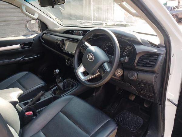 2025-Toyota-Hilux-24-GD-6-Raised-Body-SRX-Double-Cab image:7