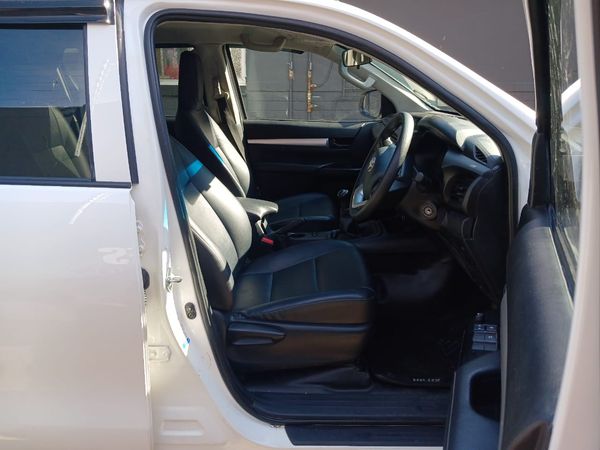 2025-Toyota-Hilux-24-GD-6-Raised-Body-SRX-Double-Cab image:8